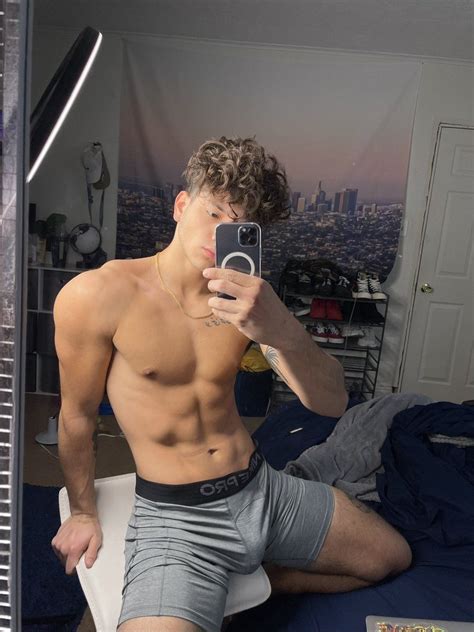 hottest guy onlyfans|Top 20 Hottest Male OnlyFans Models